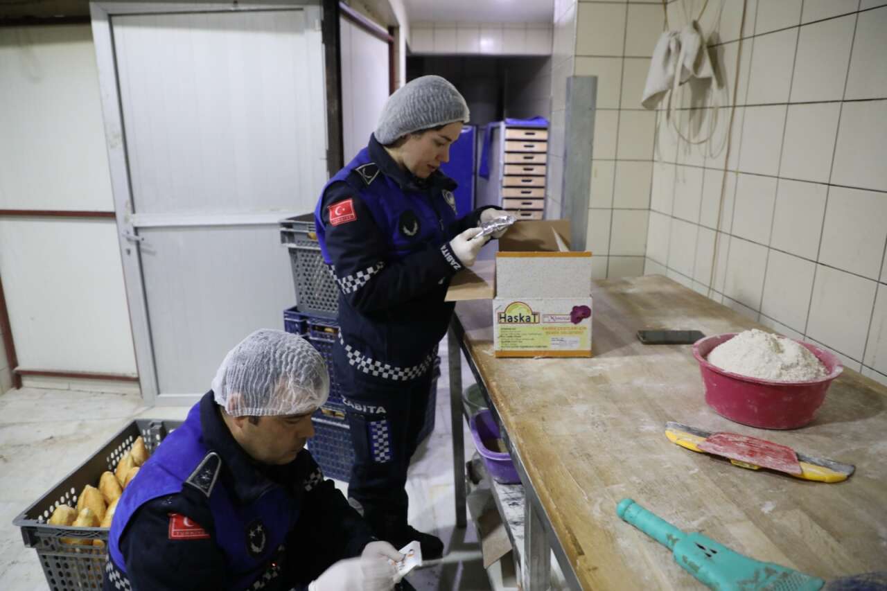 Menteşe’de Zabıta Ekiplerinden Gıda Denetimi 6